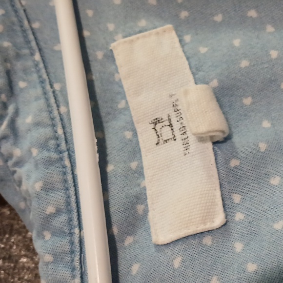 Blue Heart Pattern Button Up missing button Large - Picture 4 of 4